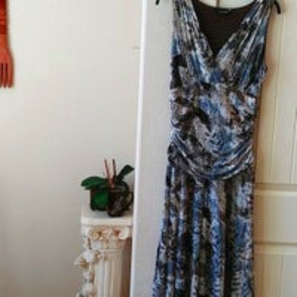 Karen Kane dress. Size L